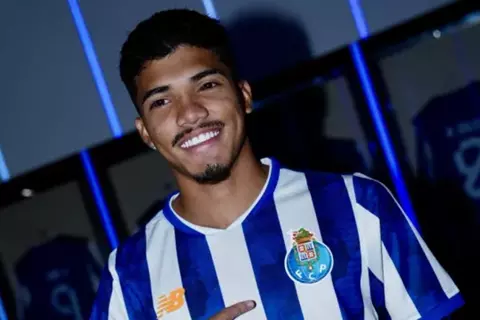  الأهلي ضمن 3 تحديات.. ويليام جوميز يكشف عن حلم بورتو في كأس العالم للأندية 